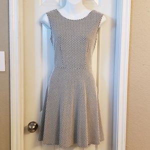 George Flowy Dress Black and White